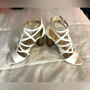 Women’s size 6 white heels